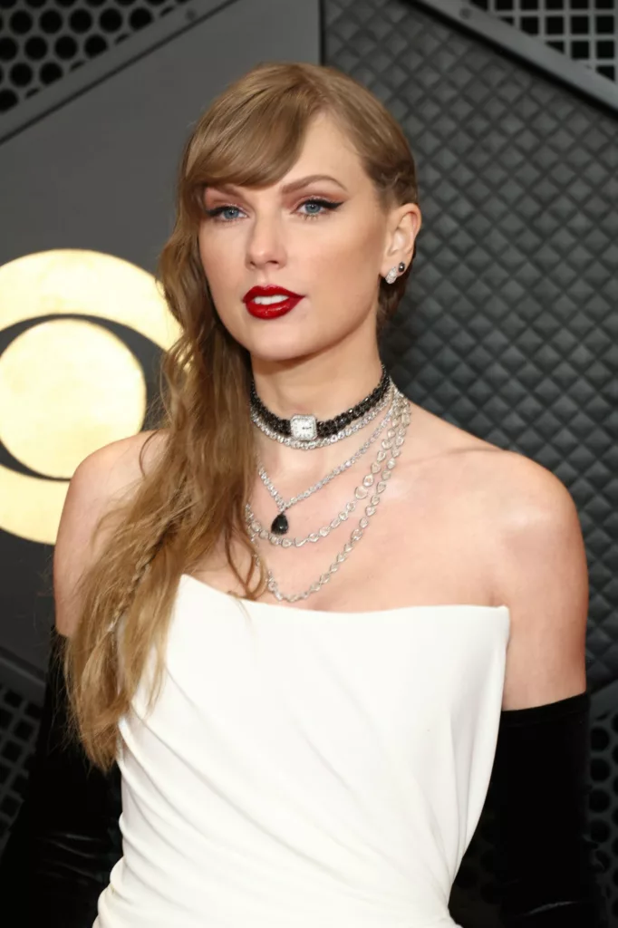 Taylor Swift Grammy Red Carpet Dress Legs