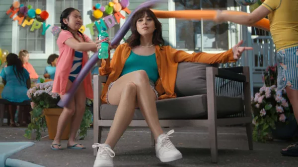 Aubrey Plaza Mountain Dew Commercial