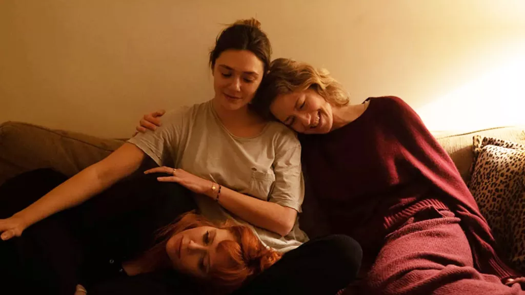 Elizabeth Olsen His Three Daughters