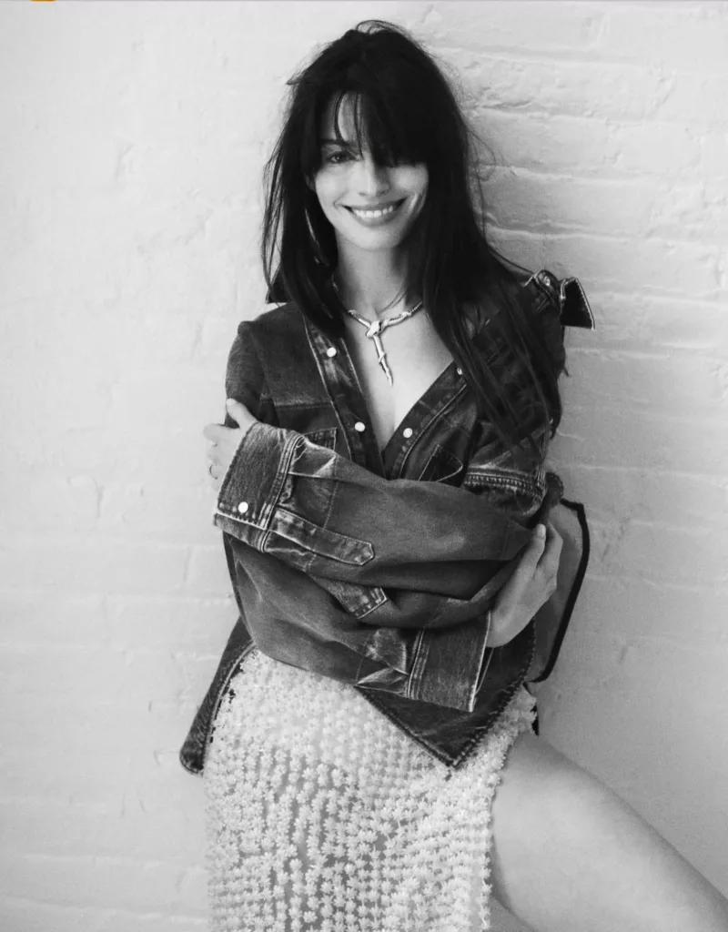 Anne Hathaway Vogue France