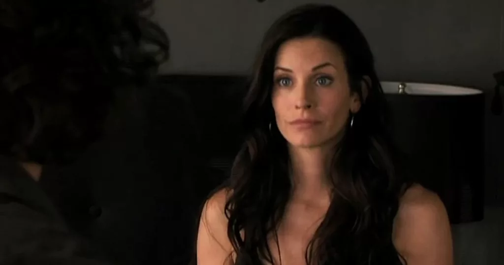 Courteney Cox in Dirt