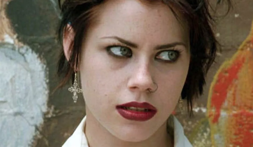 90s Fairuza Balk