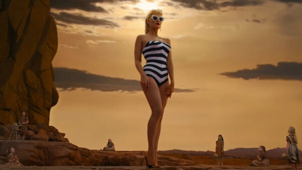 Margot Robbie Rumored To Join Tim Burton’s ‘Attack of the Fifty Foot Woman’