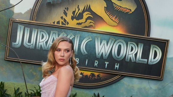 scarlett johansson jurassic world rebirth box office