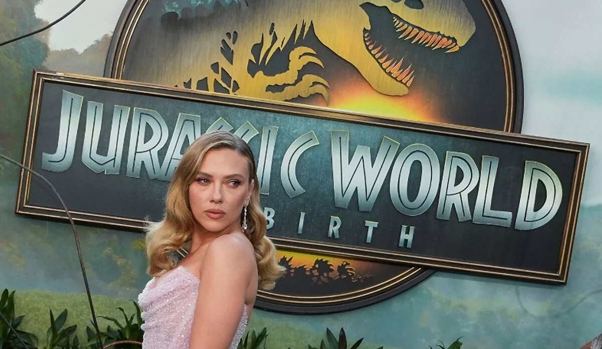 scarlett johansson jurassic world rebirth box office