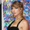 Taylor Swift VMA MTV - Artist of the Year