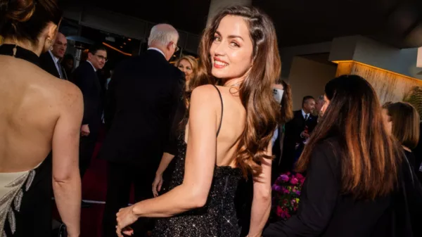 Ana de Armas Glows in Custom Louis Vuitton at the 2026 Golden Globes