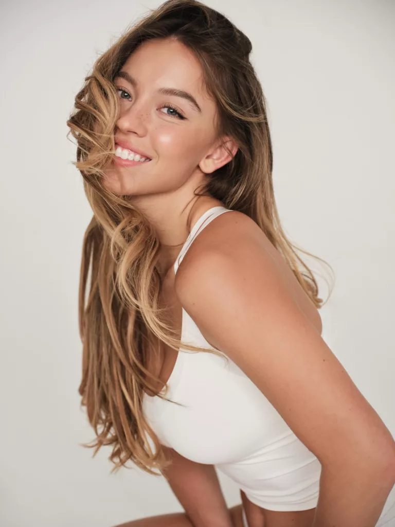 Sydney Sweeney Is Doubling Down on Comfort (And Looking Hot Doing It) - SYRN