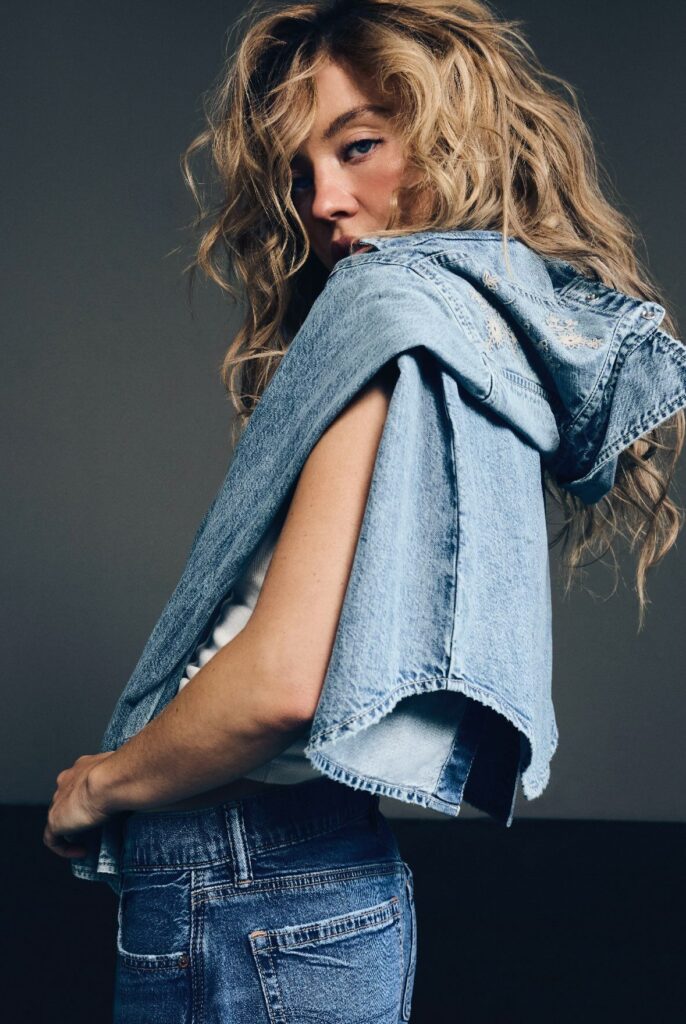 Sydney Sweeney Turns Up the Heat in American Eagle’s Bare-Skin Denim Shoot - American Eagle